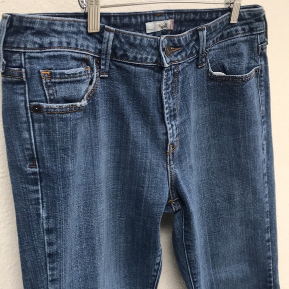 Levi’s 545 Low Boot Cut Jeans - Picture 8 of 12